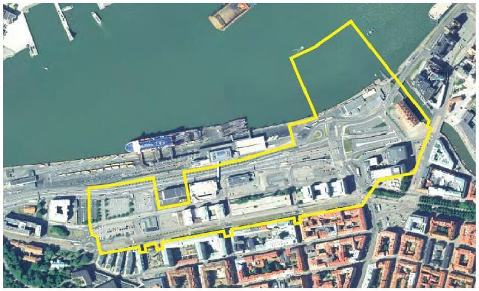 Masthuggskajen pre-development. The approximate area subjected to development can be seen within the markings (G&ouml;teborgs Stad, 2017b). Directly to the south one can discern the area of Linn&eacute;staden with its popular L&aring;nggatorna quarters.